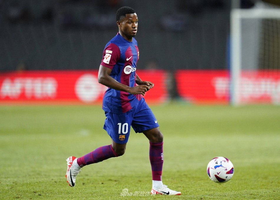 何能够脱颖 何能够脱颖